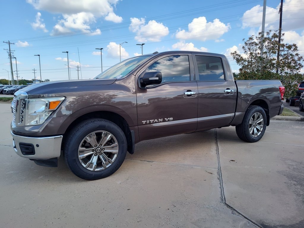 Used 2018 Nissan Titan SV Truck Crew Cab