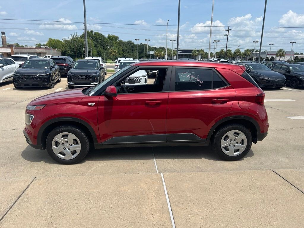 Used 2020 Hyundai Venue SE SUV