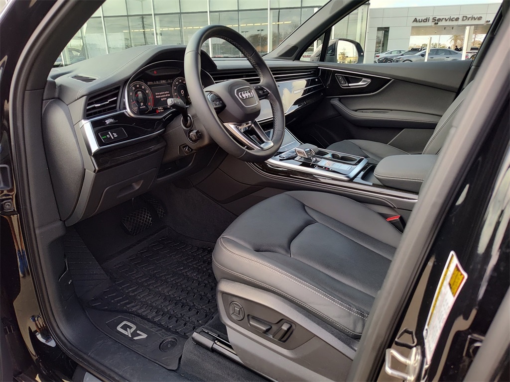 Certified 2025 Audi Q7 55 Premium SUV