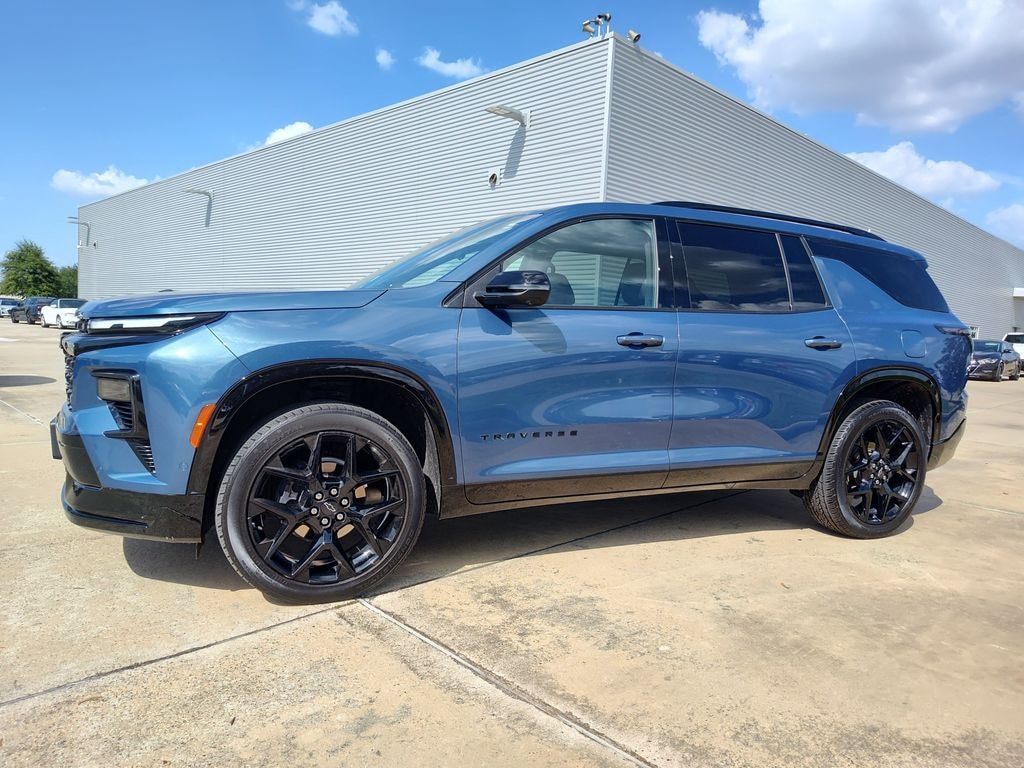 Used 2025 Chevrolet Traverse RS SUV