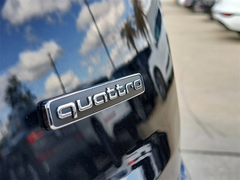 New 2025 Audi Q7 55 Premium Plus SUV