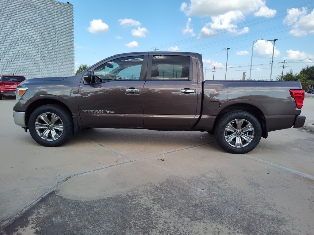 Used 2018 Nissan Titan SV Truck Crew Cab