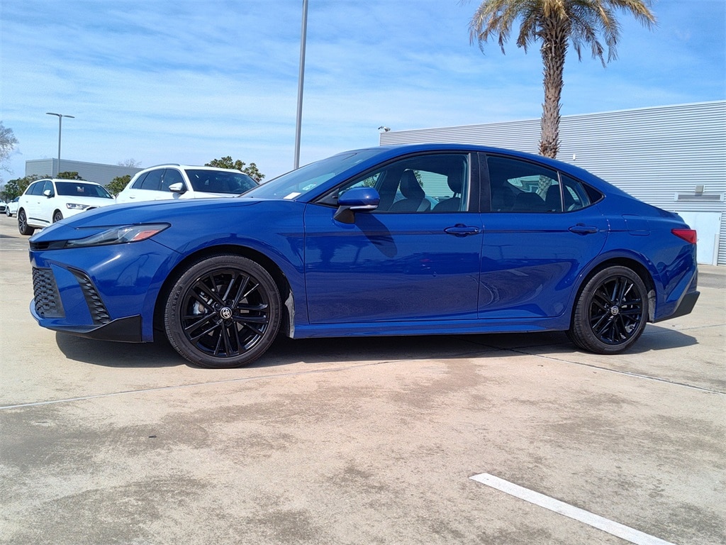 Used 2025 Toyota Camry SE Sedan