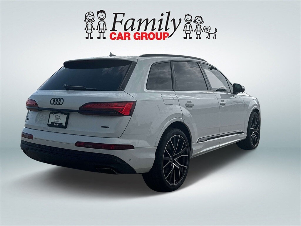 2025 Audi Q7 55 Prestige photo 3