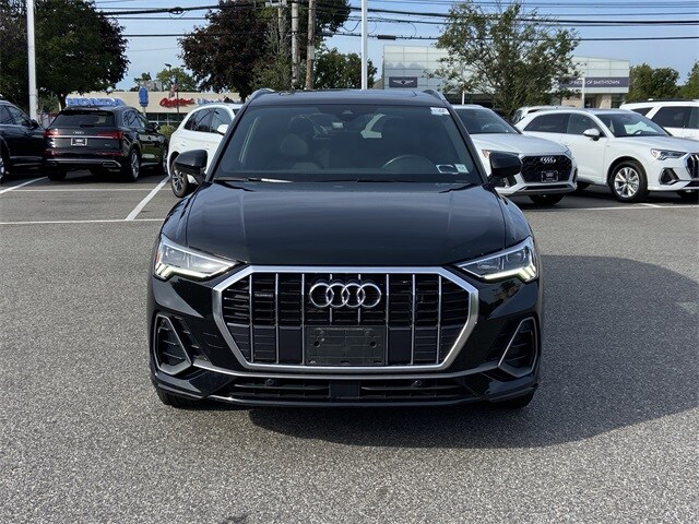 2023 Audi Q3 45 TFSI S line Premium photo 3
