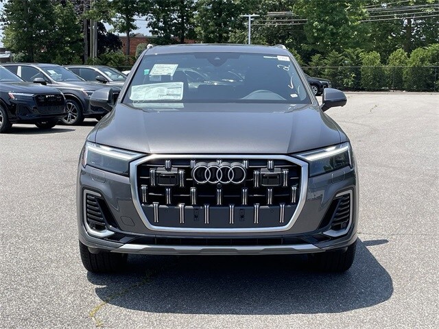 2025 Audi Q7 45 Premium photo 2