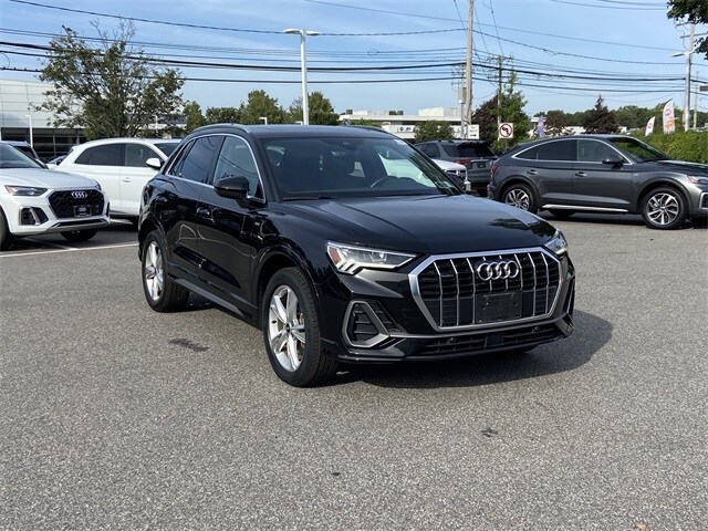 2023 Audi Q3 45 TFSI S line Premium photo 2