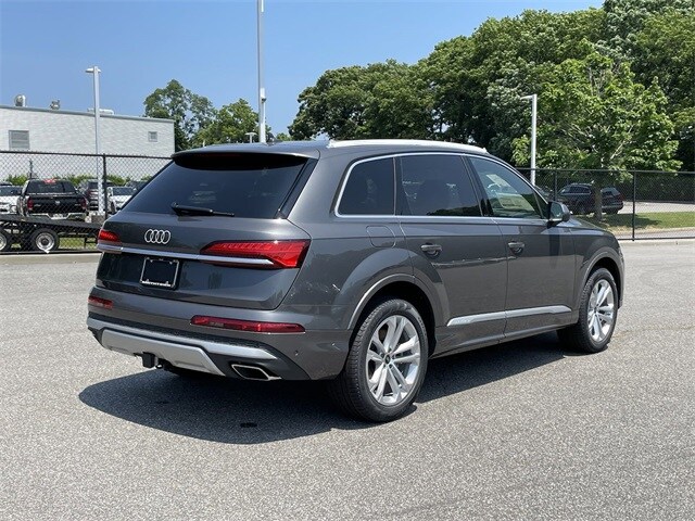 2025 Audi Q7 45 Premium photo 4