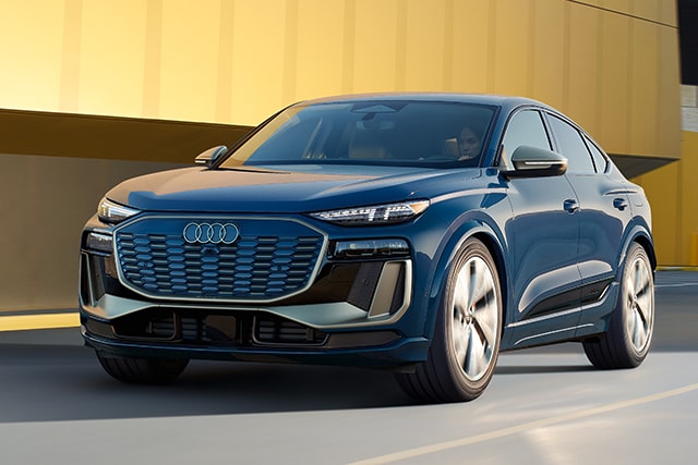 Original-15191-my25-sq6-sportback-e-tron-exterior-front-profile-driving-thumb-5343.jpg