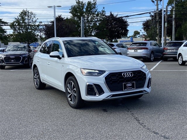 2022 Audi Q5 45 S line Premium photo 2