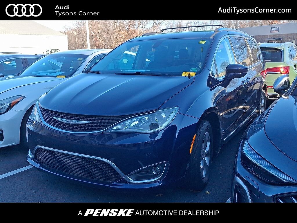 Used 2017 Chrysler Pacifica Touring L Plus Minivan/Van