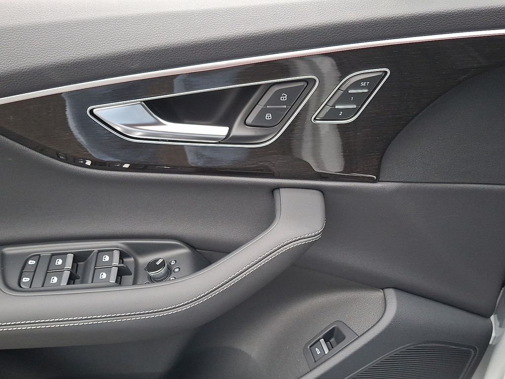 2026 Audi Q7 Premium Plus - Photo 11