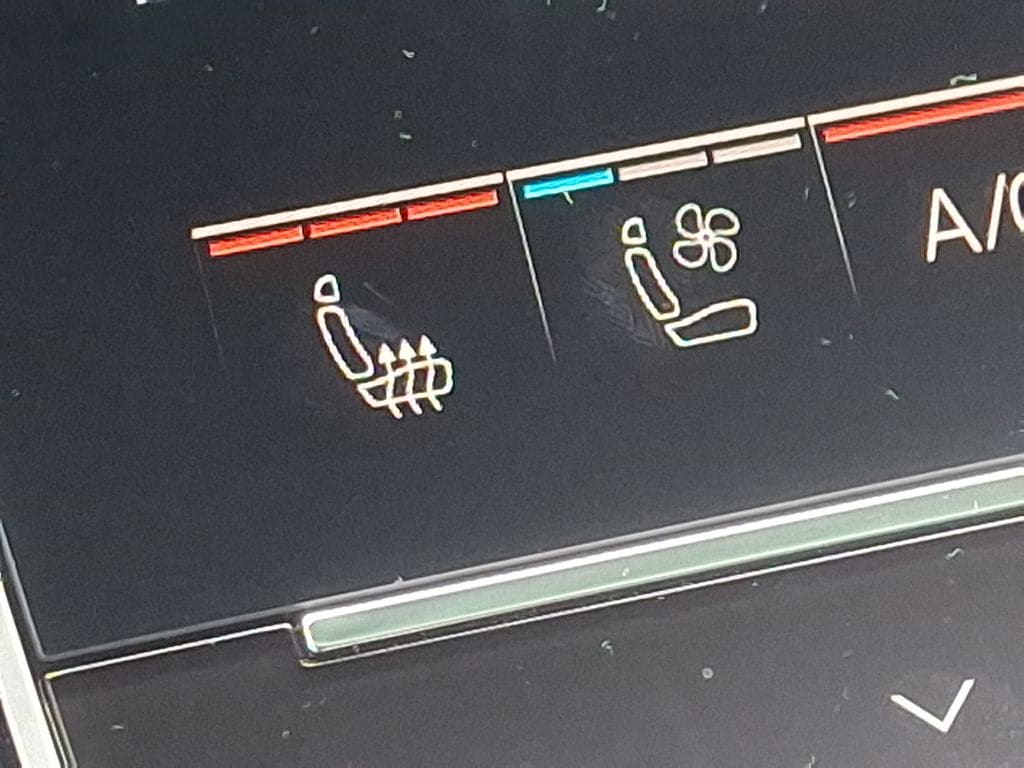 2025 Audi S8 Base - Photo 18