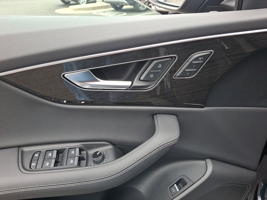 2026 Audi Q8 Prestige - Photo 9