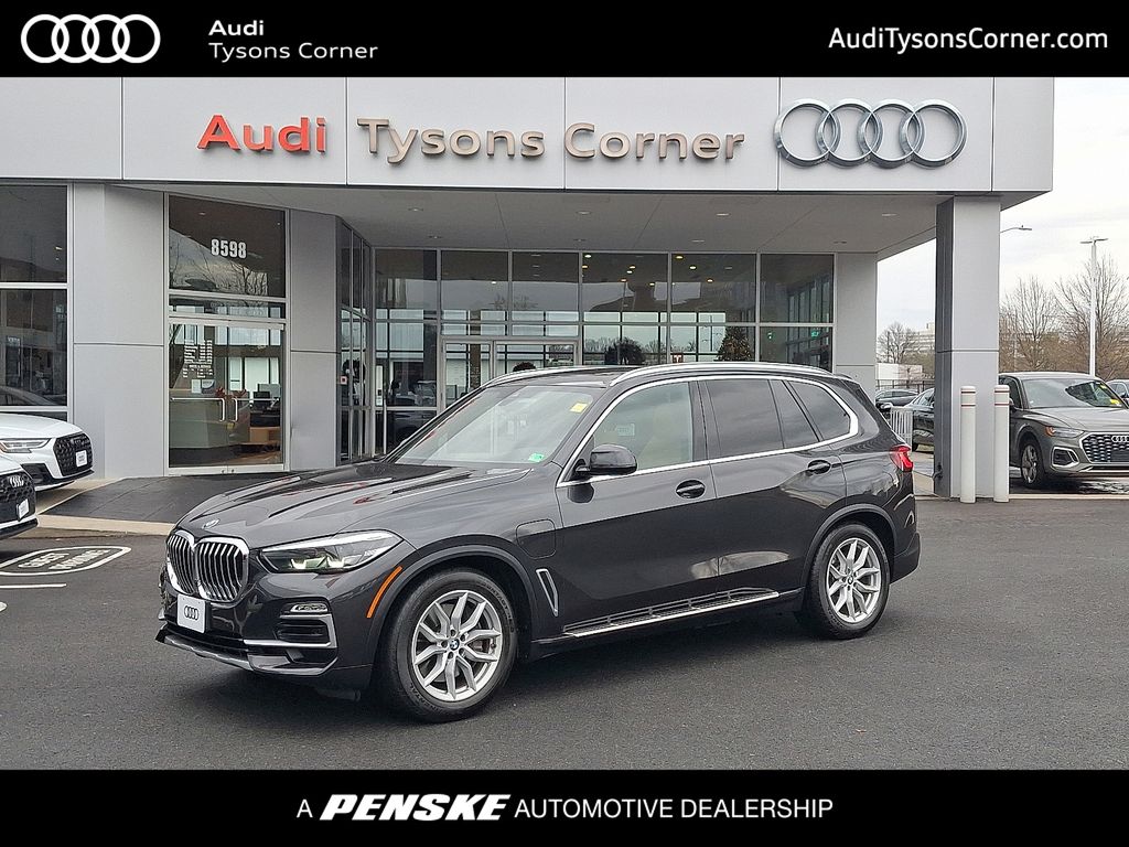 2021 BMW X5 45e's photo