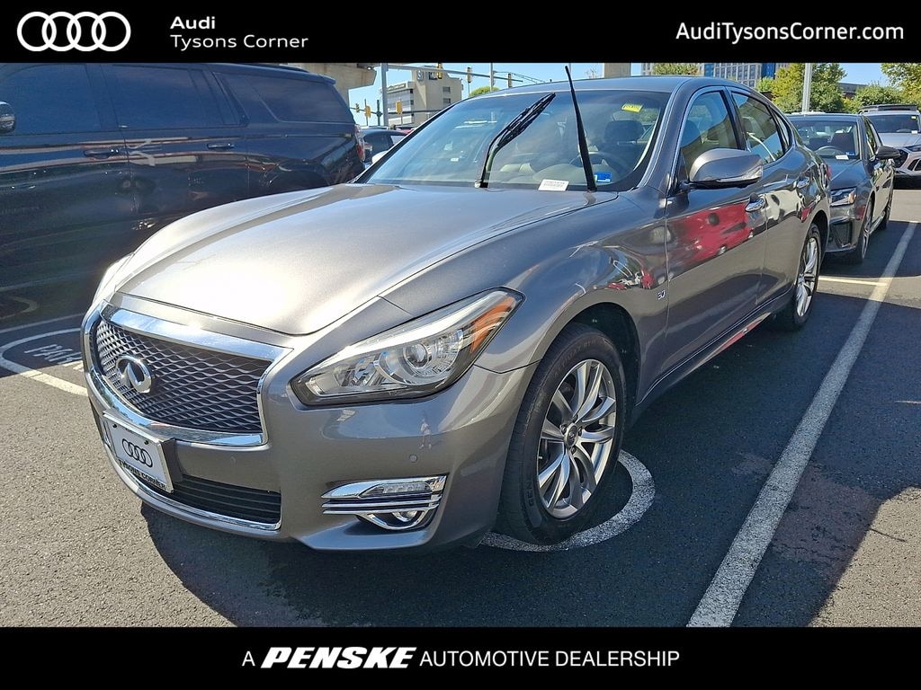 Used 2015 INFINITI Q70 3.7X Sedan
