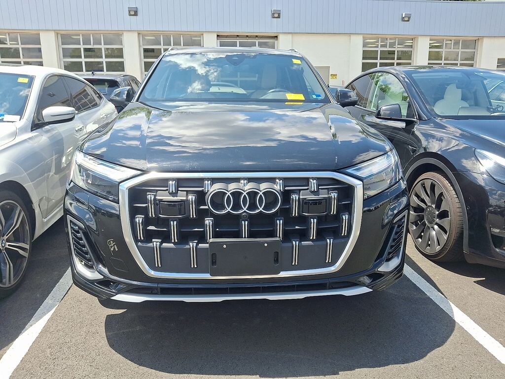 Used 2025 Audi Q7 55 Premium SUV