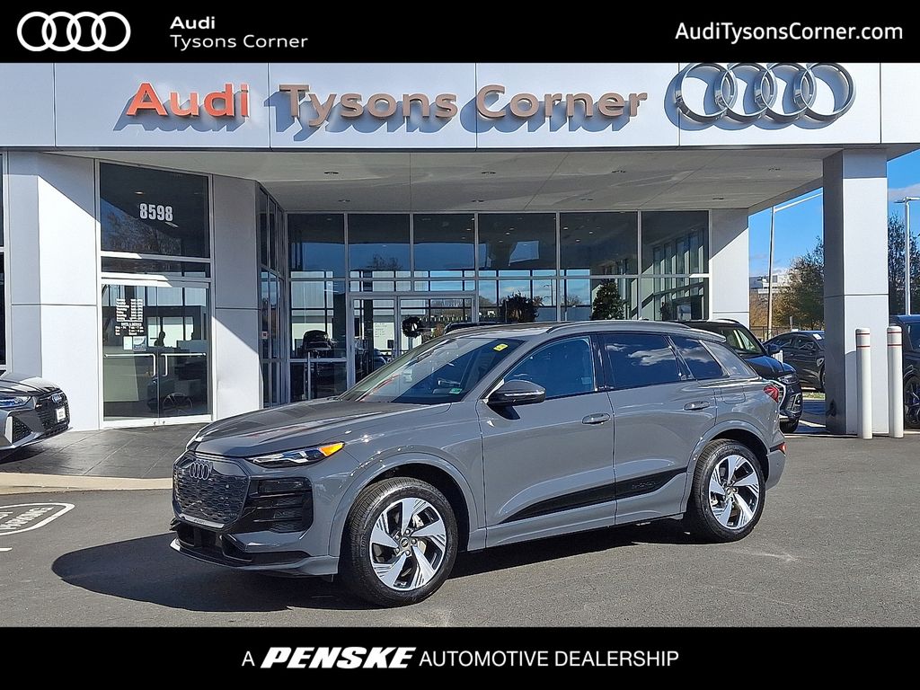 2025 Audi Q6 e-tron Premium's photo