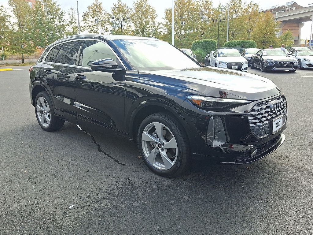 2025 Audi Q5 2.0T Premium Plus photo 2