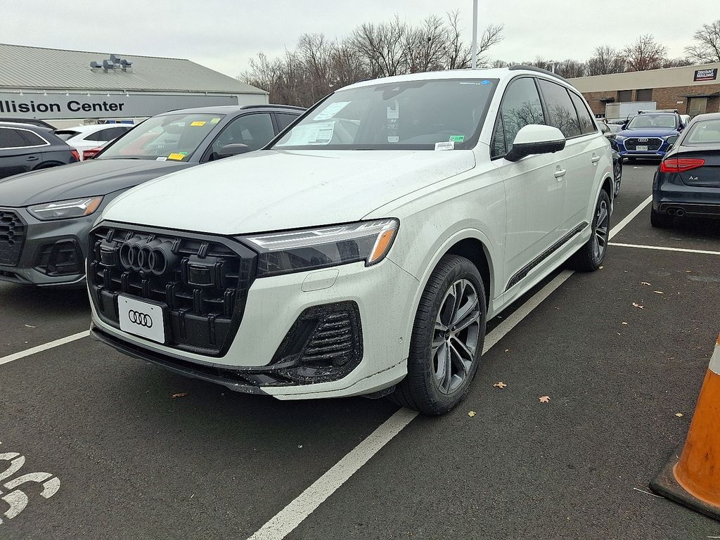 2026 Audi Q7 Premium's photo