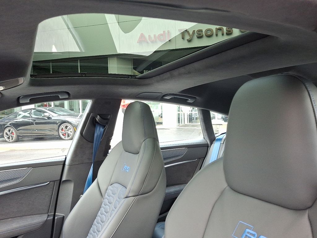 2025 Audi RS 7 Base - Photo 11