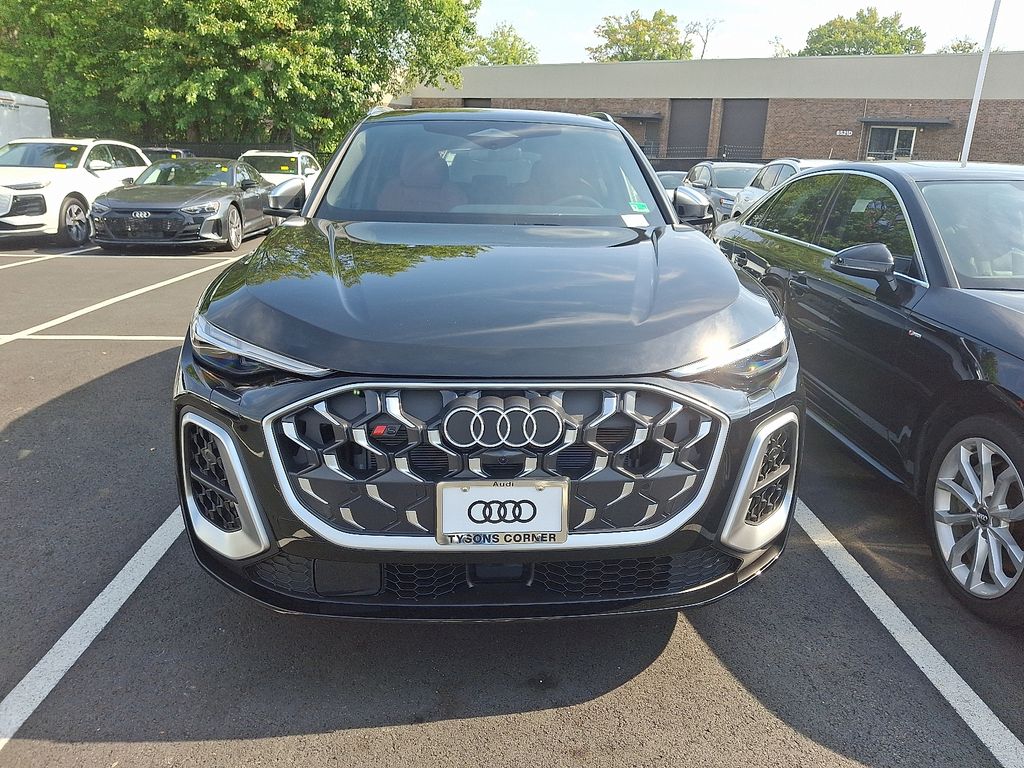2025 Audi SQ5 Prestige photo 2