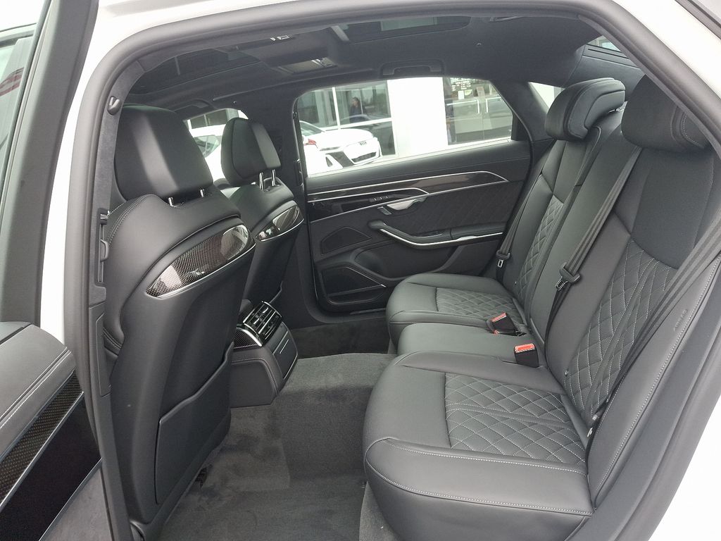2025 Audi S8 Base - Photo 7