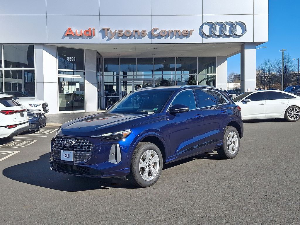 2025 Audi New Q5 Premium's photo