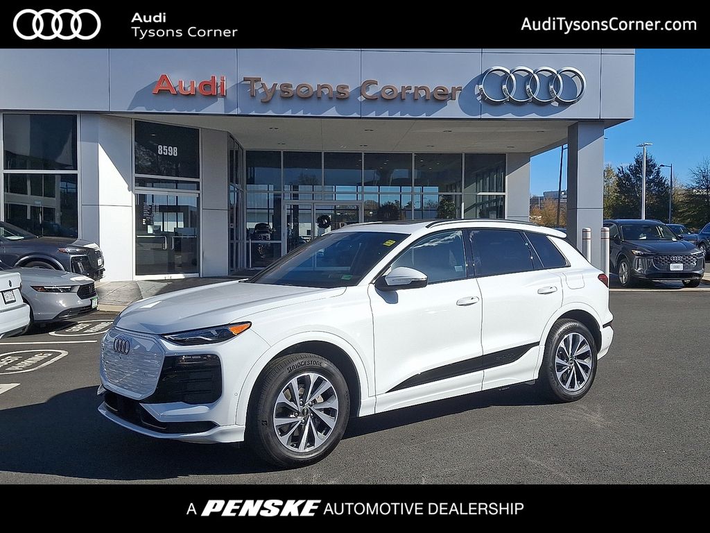 2025 Audi Q6 e-tron Premium's photo