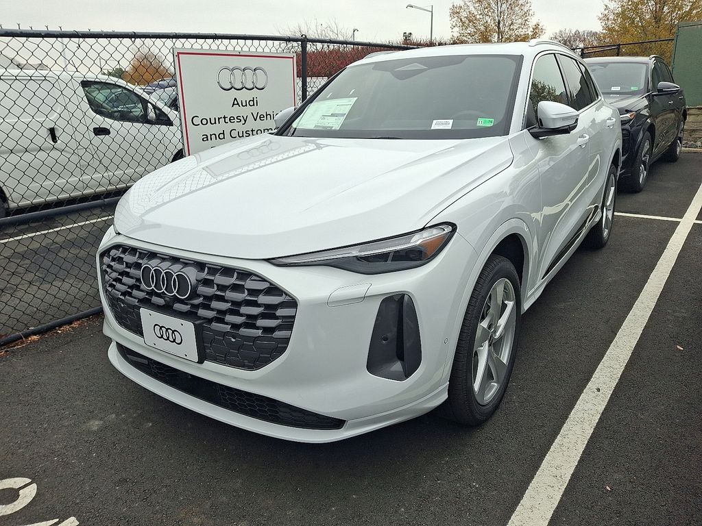 2025 Audi New Q5 Premium Plus's photo