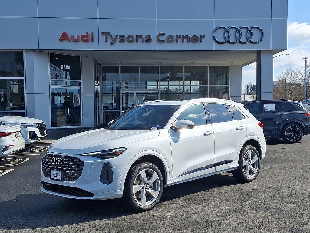 2026 Audi Q5 Premium Plus quattro's photo
