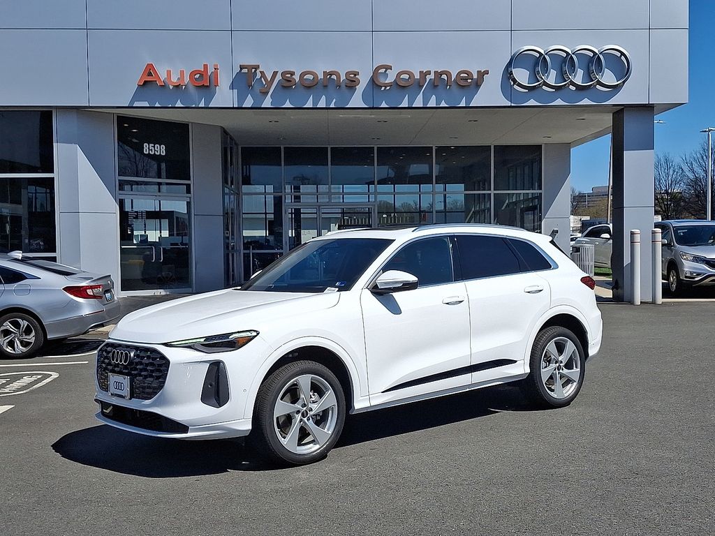 2026 Audi Q5 Premium Plus quattro's photo