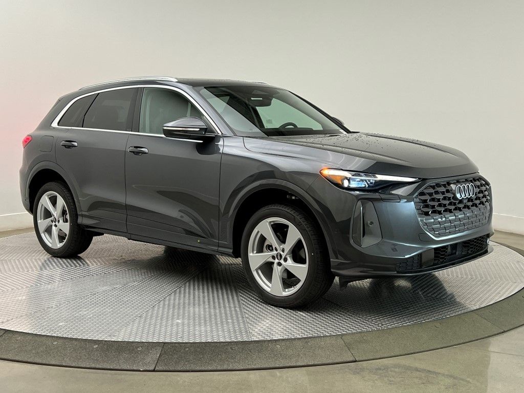 2025 Audi New Q5 Premium Plus's photo