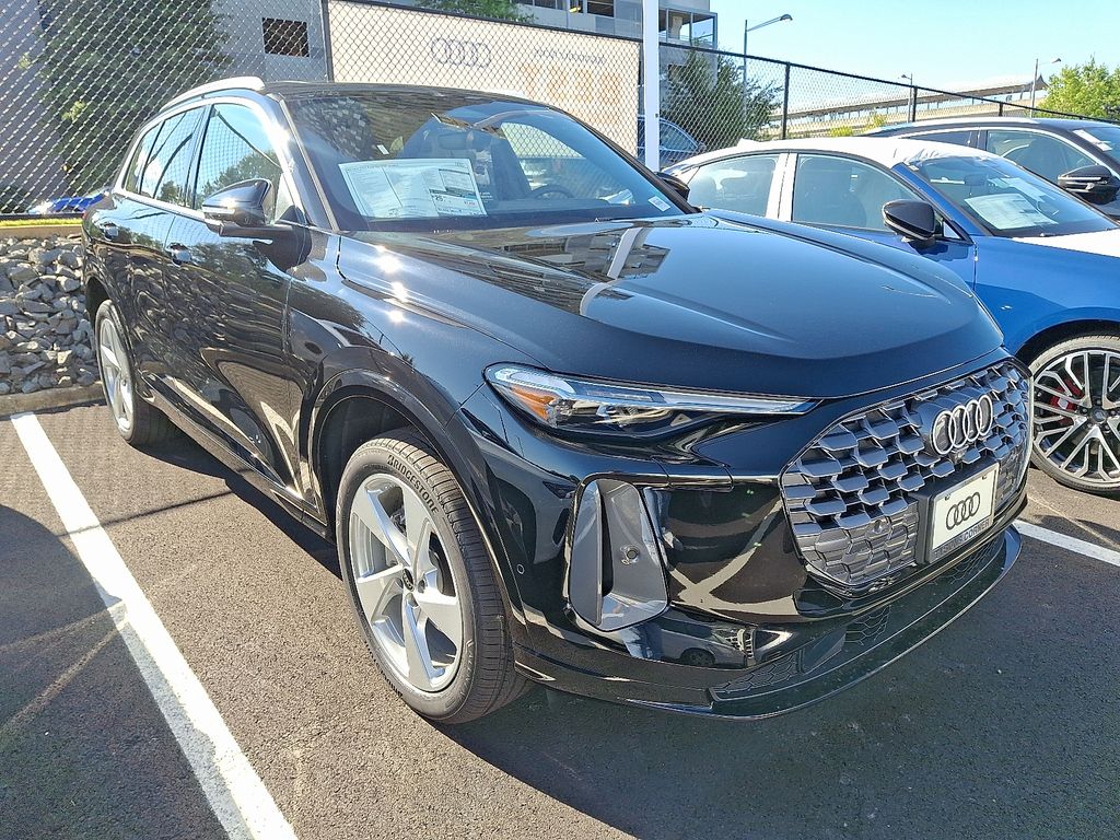 2025 Audi Q5 2.0T Premium Plus photo 2