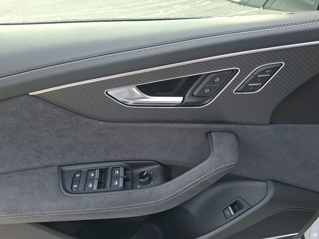 2026 Audi RS Q8 Base - Photo 9