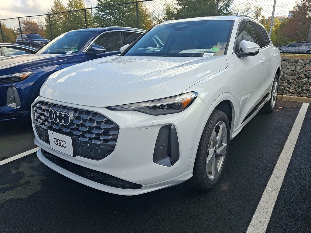 2025 Audi New Q5 Premium Plus's photo