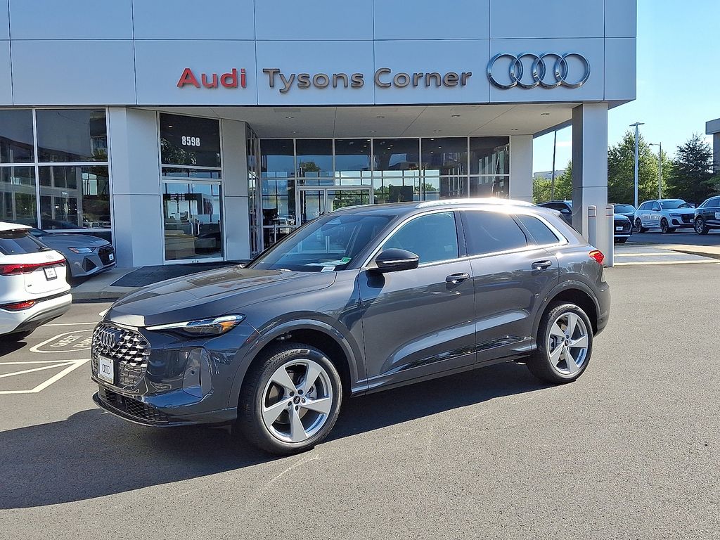 2025 Audi New Q5 Premium Plus's photo