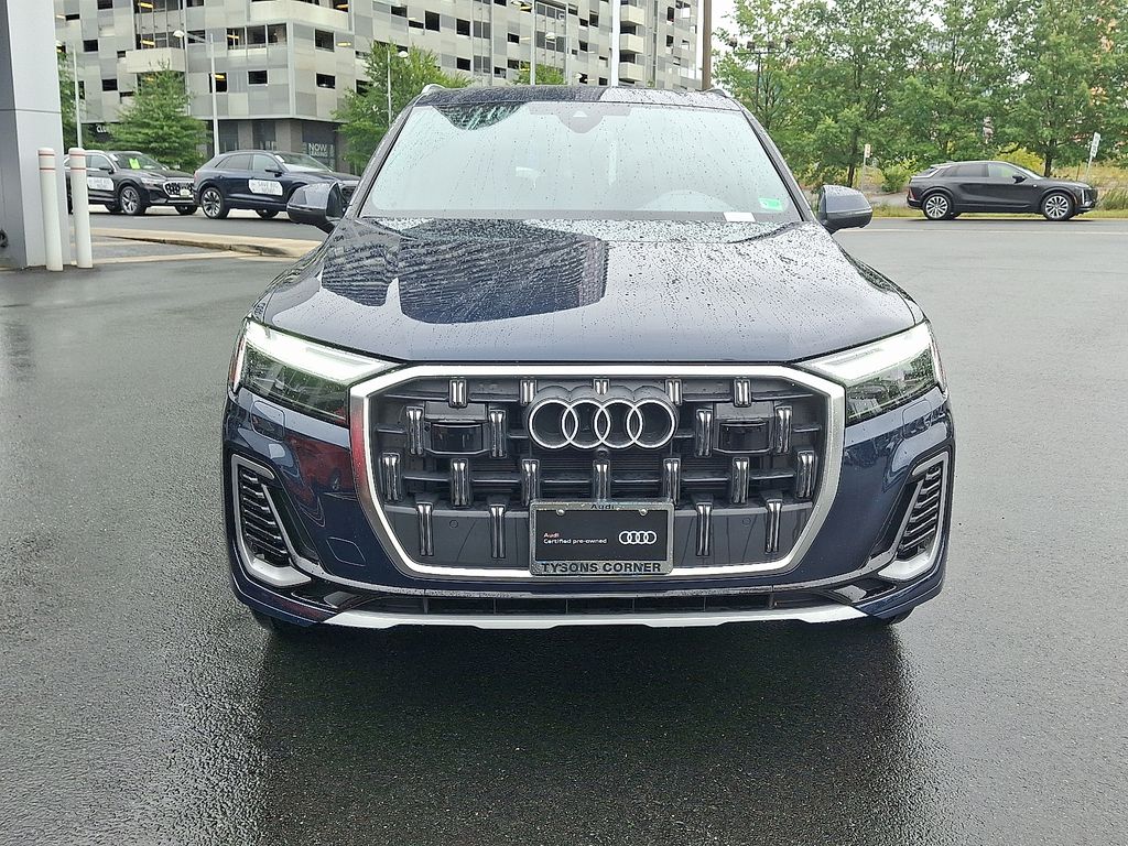 2025 Audi Q7 45 Premium Plus photo 2