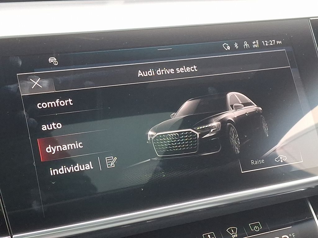 2025 Audi S8 Base - Photo 19