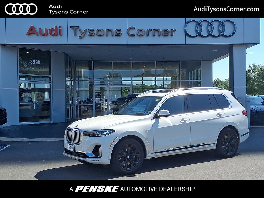 2021 BMW X7 xDrive40i's photo