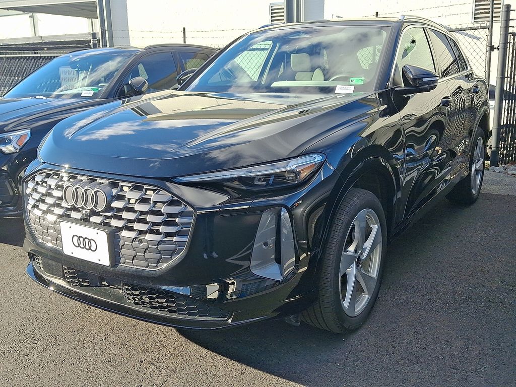 2025 Audi New Q5 Premium Plus's photo