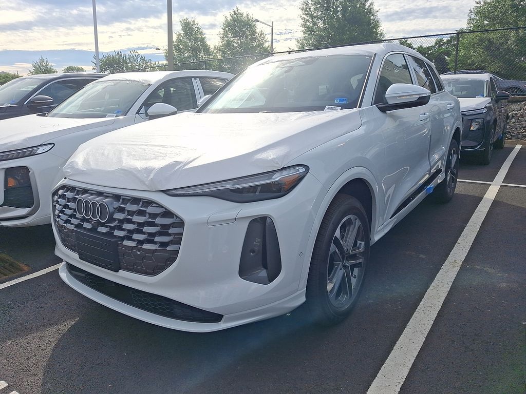 2026 Audi Q5 Premium Plus quattro's photo
