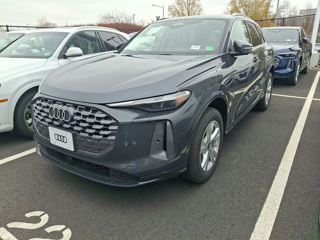 2025 Audi New Q5 Premium's photo