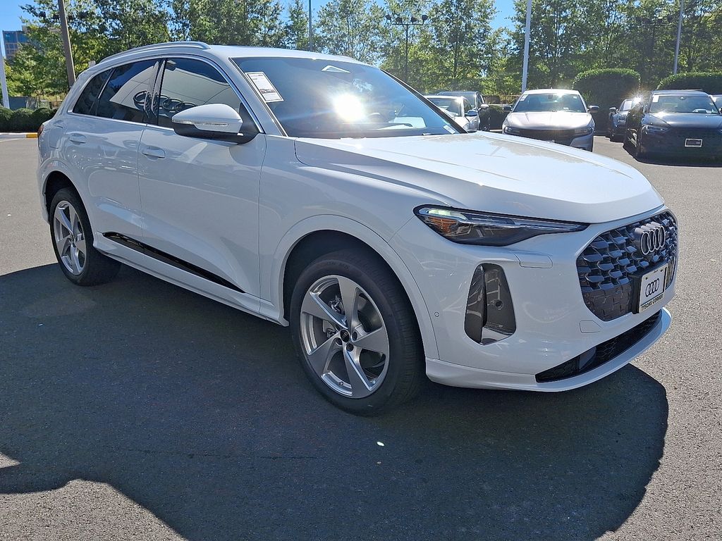 2025 Audi Q5 2.0T Premium Plus photo 2