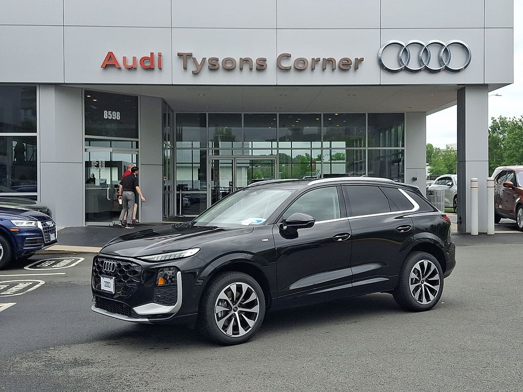 2026 Audi Q3 S line quattro's photo