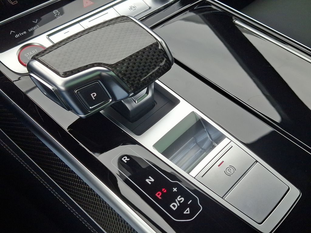 2025 Audi S8 Base - Photo 12
