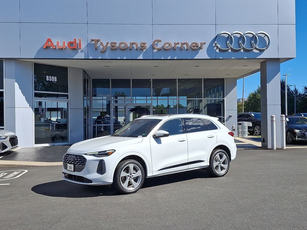 2025 Audi New Q5 Premium Plus's photo