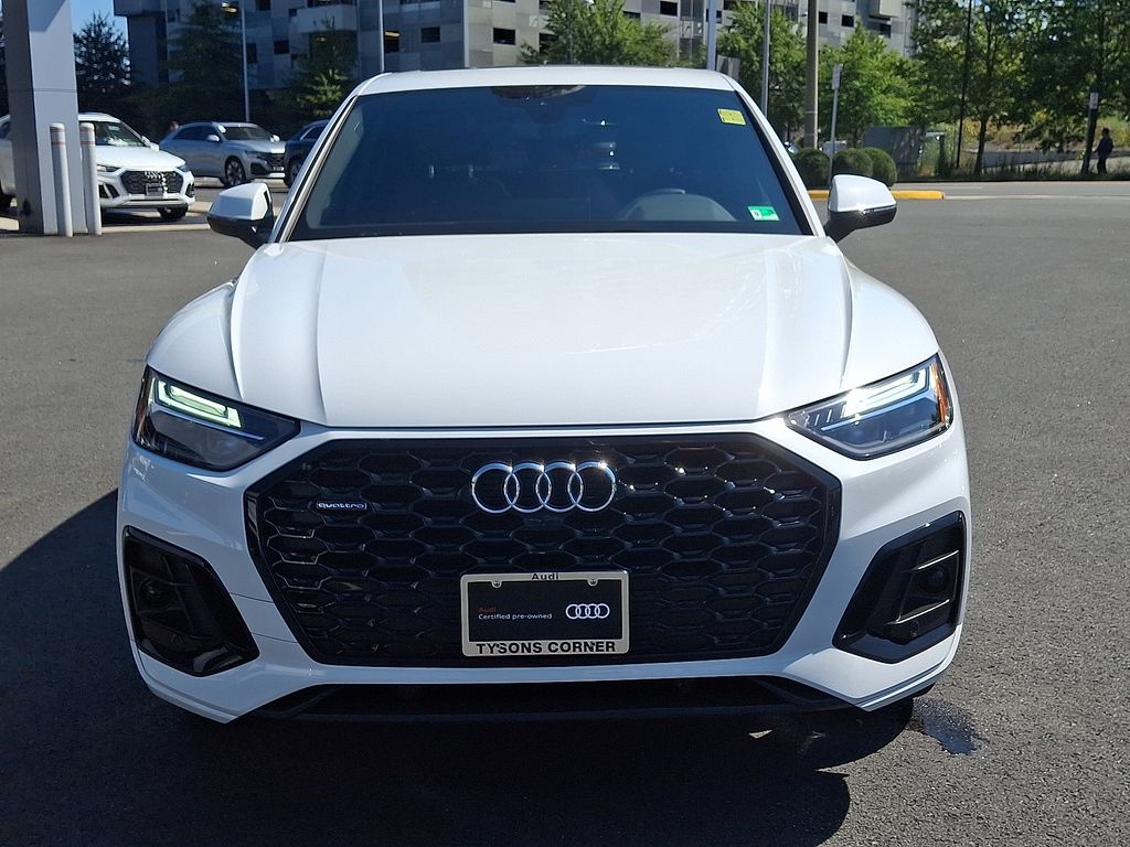 2022 Audi Q5 45 S line Premium Plus photo 2