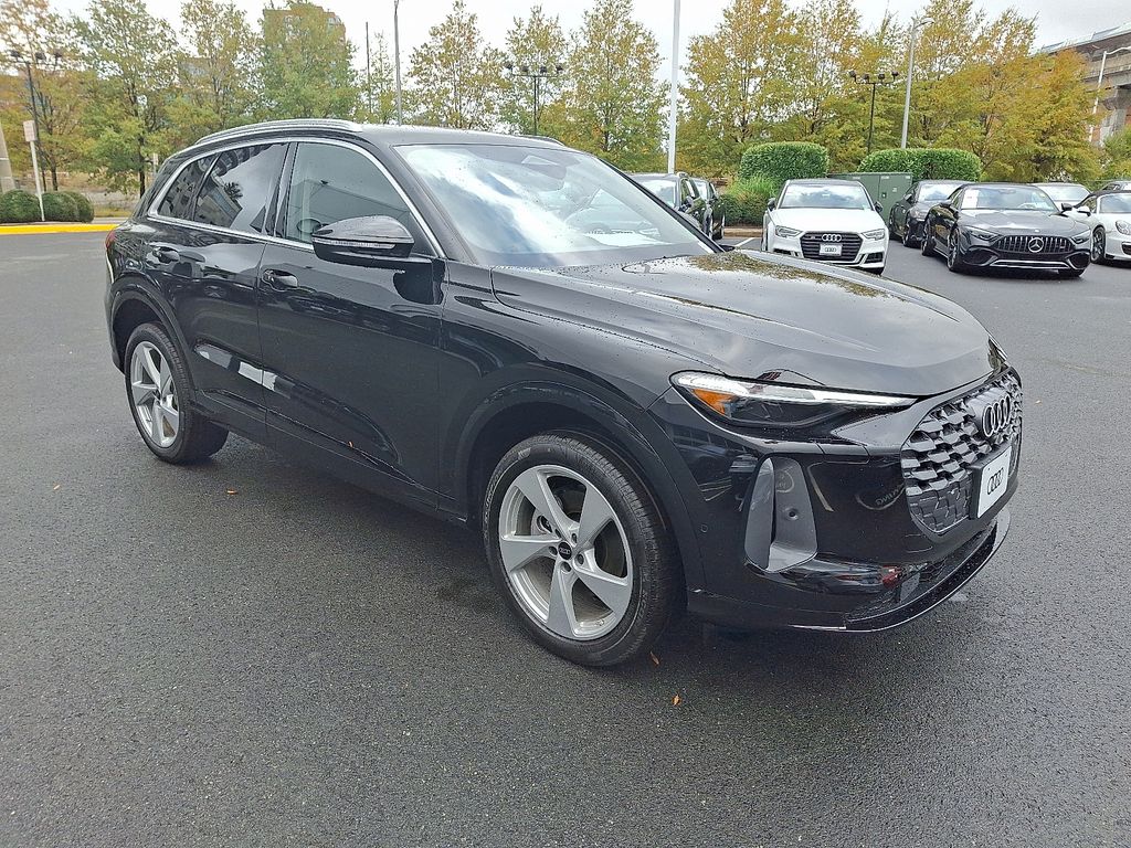 2025 Audi Q5 2.0T Premium Plus photo 2