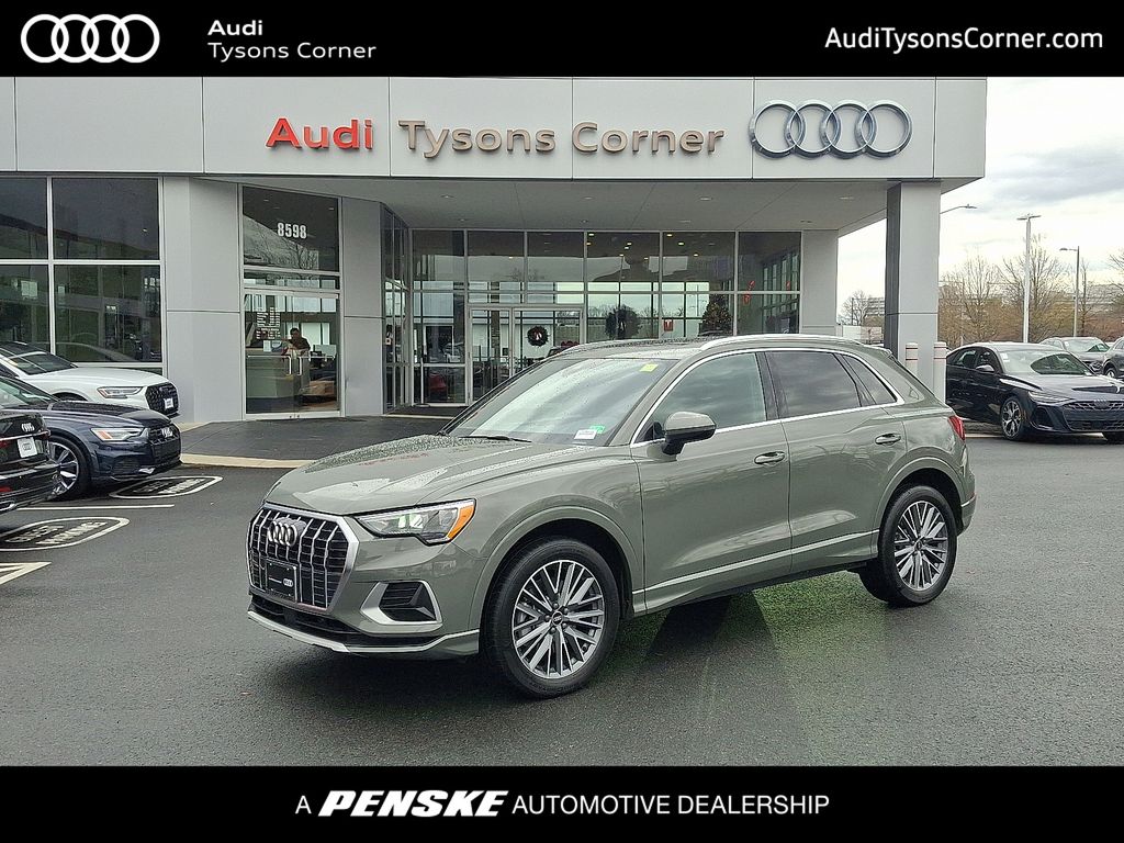 2022 Audi Q3 Premium's photo